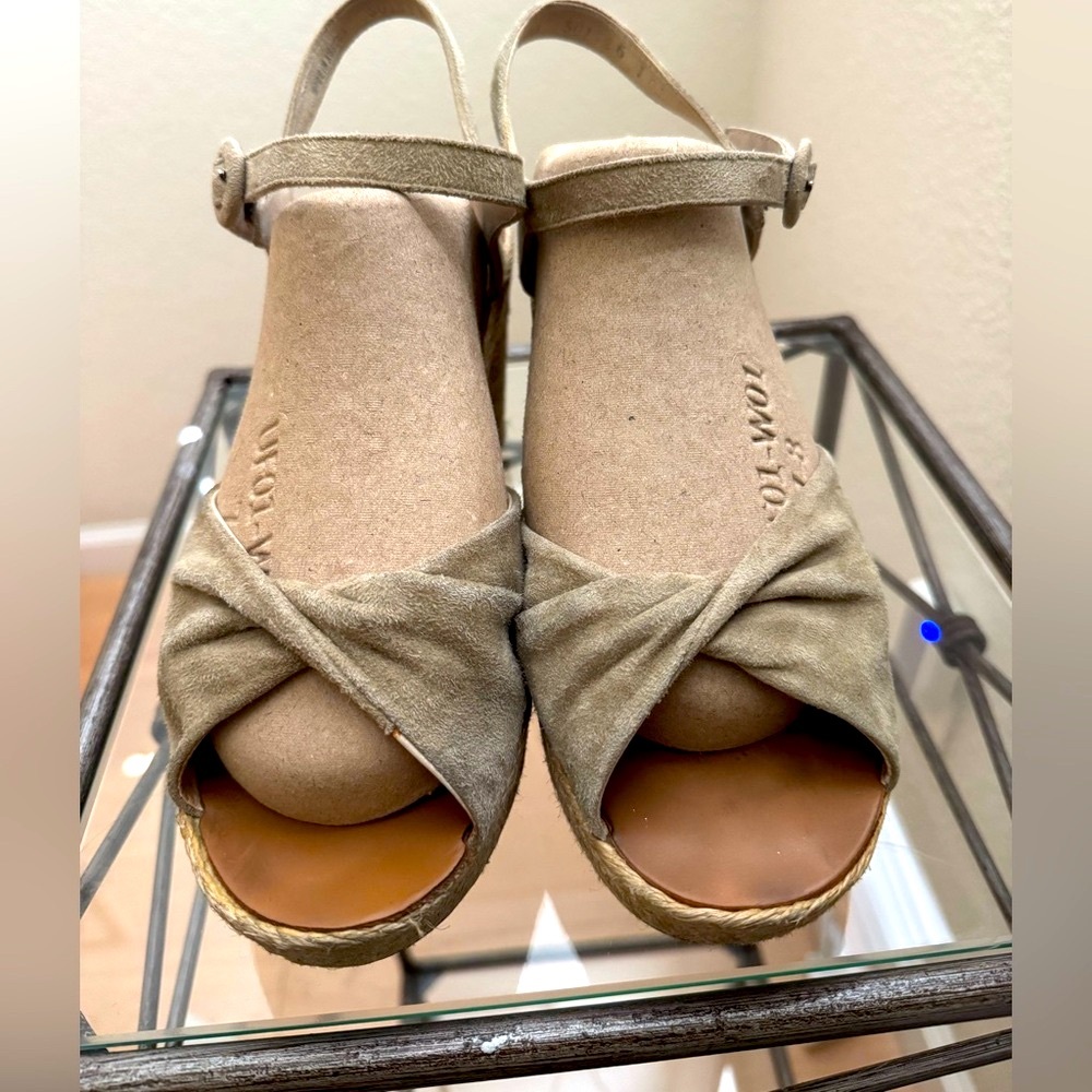 Paul Green Women's Beige Wedge Sandals size 9